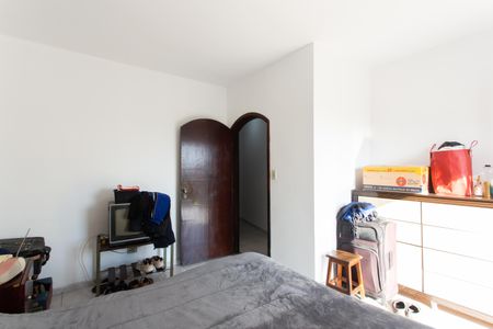 Casa para alugar com 345m², 4 quartos e 4 vagas Casa para alugar com 345m², 4 quartos e 4 vagasQuarto 2