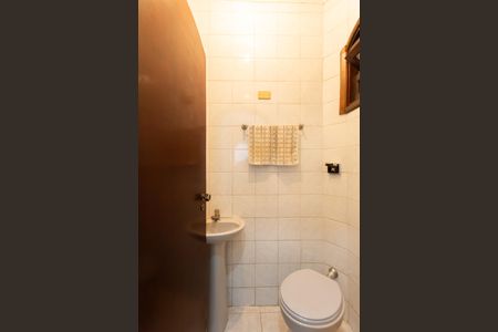 Casa para alugar com 345m², 4 quartos e 4 vagas Casa para alugar com 345m², 4 quartos e 4 vagasLavabo