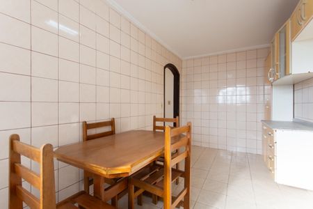 Casa para alugar com 345m², 4 quartos e 4 vagas Casa para alugar com 345m², 4 quartos e 4 vagasCozinha 2