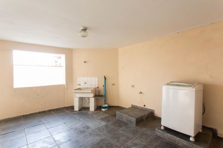 Casa para alugar com 345m², 4 quartos e 4 vagas Casa para alugar com 345m², 4 quartos e 4 vagasÁrea de Serviço 2