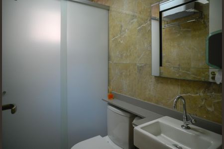 Apartamento à venda com 69m², 2 quartos e 1 vaga Apartamento à venda com 69m², 2 quartos e 1 vagaBanheiro