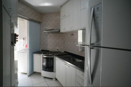 Apartamento à venda com 69m², 2 quartos e 1 vaga Apartamento à venda com 69m², 2 quartos e 1 vagaCozinha e Área de Serviço
