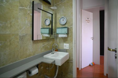 Apartamento à venda com 69m², 2 quartos e 1 vaga Apartamento à venda com 69m², 2 quartos e 1 vagaBanheiro