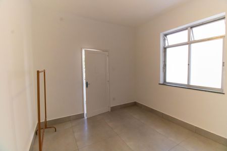 Quarto de apartamento à venda com 2 quartos, 99m² em Charitas, Niterói