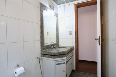 Apartamento para alugar com 165m², 3 quartos e 2 vagasBanheiro