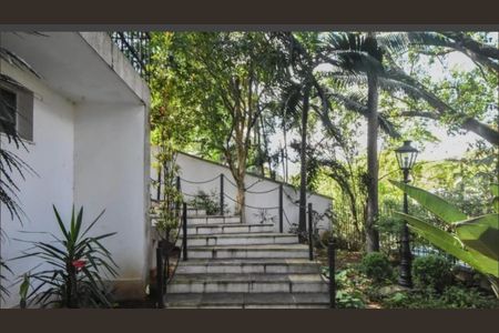Casa à venda com 4 quartos, 635m² em Jardim Marajoara, São Paulo
