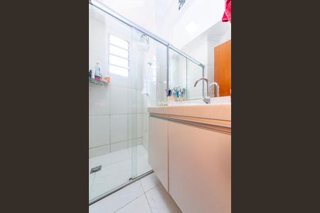 Apartamento à venda com 66m², 2 quartos e 1 vagaBanheiro Social