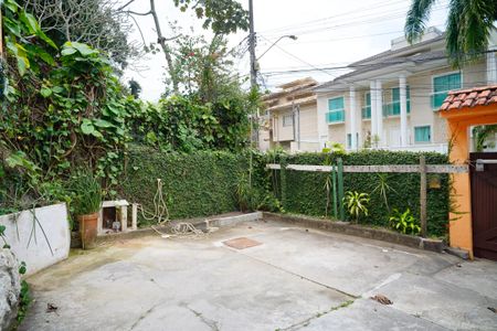 Casa à venda com 380m², 4 quartos e 3 vagasQuintal