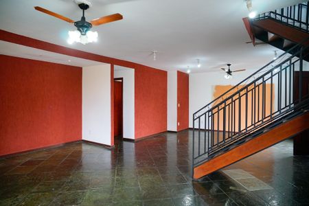 Sala de casa à venda com 4 quartos, 380m² em Camboinhas, Niterói
