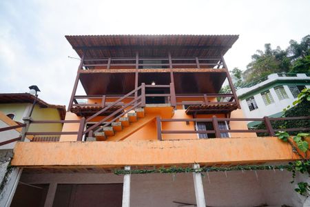 Casa à venda com 380m², 4 quartos e 3 vagasFachada