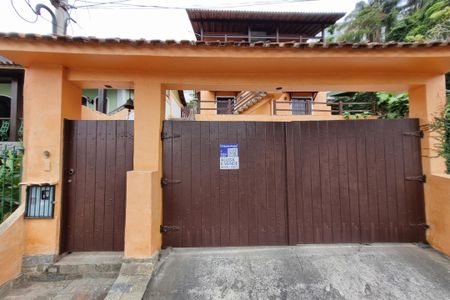 Casa à venda com 380m², 4 quartos e 3 vagasPlaca