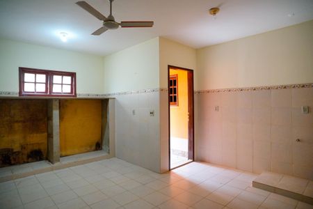 Casa à venda com 380m², 4 quartos e 3 vagasCozinha da Edícula