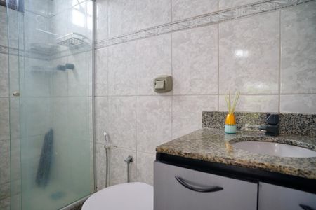 Casa à venda com 380m², 4 quartos e 3 vagasBanheiro da Suíte 2