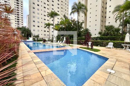 Apartamento à venda com 112m², 3 quartos e 2 vagas Apartamento à venda com 112m², 3 quartos e 2 vagasÁrea comum - Piscina