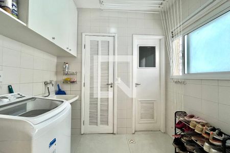 Apartamento à venda com 112m², 3 quartos e 2 vagas Apartamento à venda com 112m², 3 quartos e 2 vagasÁrea de Serviço