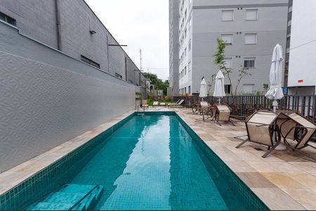 Apartamento para alugar com 39m², 2 quartos e sem vagaÁrea Comum - Piscina