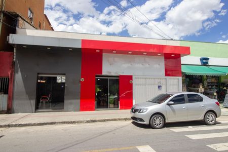 Casa à venda com 360m², 4 quartos e 4 vagasFachada