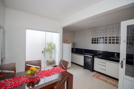 Casa à venda com 360m², 4 quartos e 4 vagasCozinha