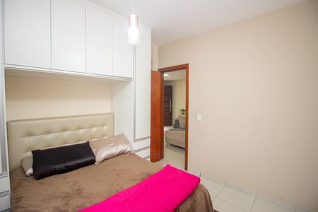 Casa à venda com 360m², 4 quartos e 4 vagasSuíte 2