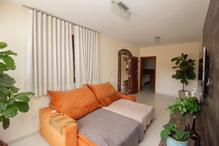 Casa à venda com 360m², 4 quartos e 4 vagasSala 1