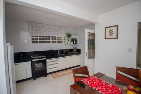 Casa à venda com 360m², 4 quartos e 4 vagasCozinha