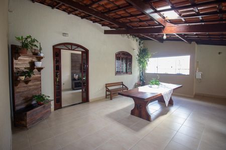 Casa à venda com 360m², 4 quartos e 4 vagasVaranda da Sala