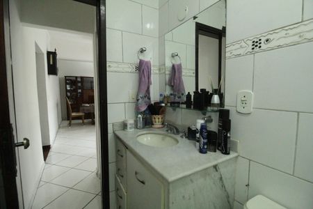 Casa à venda com 599m², 6 quartos e 6 vagasBanheiro social 1