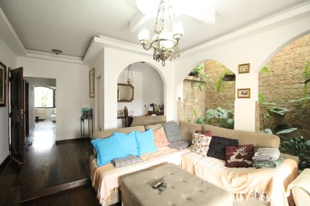 Sala 1 de casa para alugar com 6 quartos, 599m² em Pechincha, Rio de Janeiro