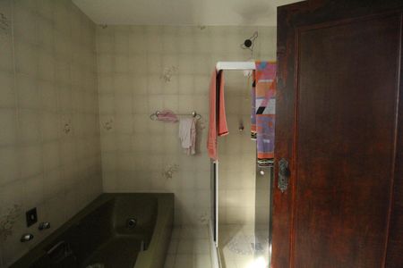 Casa à venda com 599m², 6 quartos e 6 vagasBanheiro da suíte 3