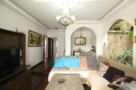 Casa à venda com 599m², 6 quartos e 6 vagasSala 1