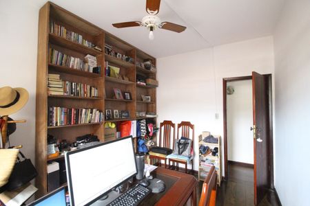 Casa à venda com 599m², 6 quartos e 6 vagasQuarto 1