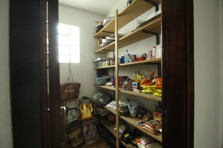 Casa à venda com 599m², 6 quartos e 6 vagasDespensa