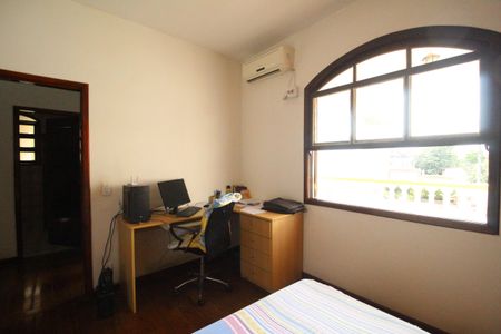 Casa à venda com 599m², 6 quartos e 6 vagasQuarto 2