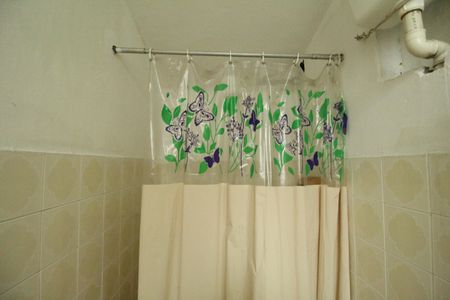 Casa à venda com 599m², 6 quartos e 6 vagasBanheiro da suíte 1