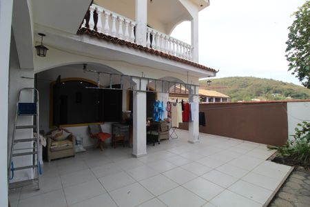 Casa à venda com 599m², 6 quartos e 6 vagasQuintal dos fundos