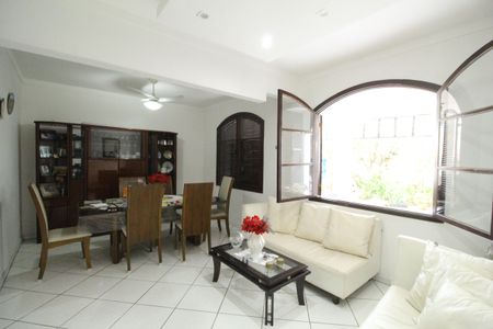 Sala 2 de casa para alugar com 6 quartos, 599m² em Pechincha, Rio de Janeiro