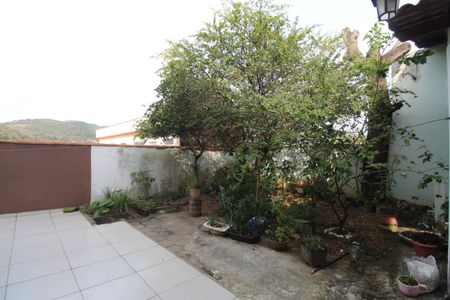 Casa à venda com 599m², 6 quartos e 6 vagasQuintal dos fundos