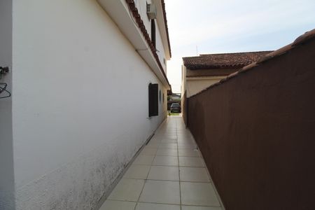 Casa à venda com 599m², 6 quartos e 6 vagasLateral da casa