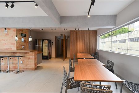 Apartamento à venda com 136m², 2 quartos e 2 vagas Apartamento à venda com 136m², 2 quartos e 2 vagasÁrea comum - Salão de festas