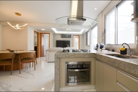Apartamento à venda com 136m², 2 quartos e 2 vagas Apartamento à venda com 136m², 2 quartos e 2 vagasCozinha