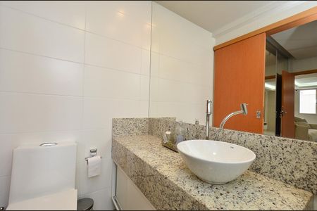 Apartamento à venda com 136m², 2 quartos e 2 vagas Apartamento à venda com 136m², 2 quartos e 2 vagasBanheiro Suite
