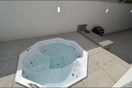 Apartamento à venda com 136m², 2 quartos e 2 vagas Apartamento à venda com 136m², 2 quartos e 2 vagasÁrea Privativa