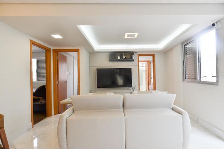 Apartamento à venda com 136m², 2 quartos e 2 vagas Apartamento à venda com 136m², 2 quartos e 2 vagasSala