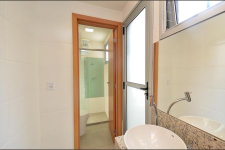 Apartamento à venda com 136m², 2 quartos e 2 vagas Apartamento à venda com 136m², 2 quartos e 2 vagasBanheiro Social