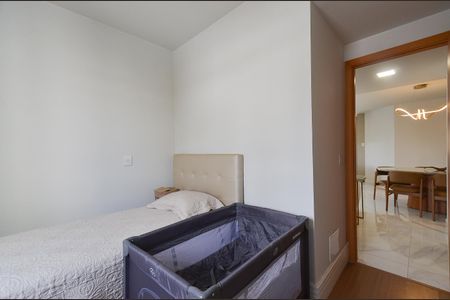 Apartamento à venda com 136m², 2 quartos e 2 vagas Apartamento à venda com 136m², 2 quartos e 2 vagasQuarto