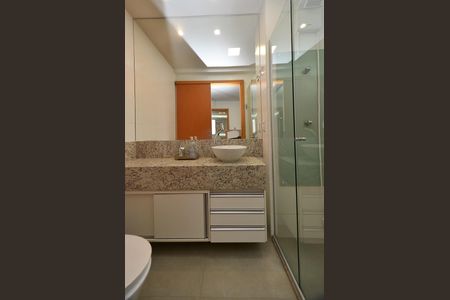 Apartamento à venda com 136m², 2 quartos e 2 vagas Apartamento à venda com 136m², 2 quartos e 2 vagasBanheiro Suite