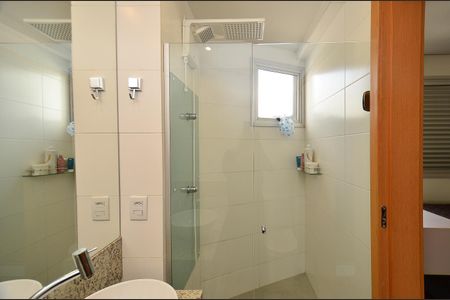 Apartamento à venda com 136m², 2 quartos e 2 vagas Apartamento à venda com 136m², 2 quartos e 2 vagasBanheiro Suite