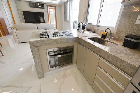 Apartamento à venda com 136m², 2 quartos e 2 vagas Apartamento à venda com 136m², 2 quartos e 2 vagasCozinha