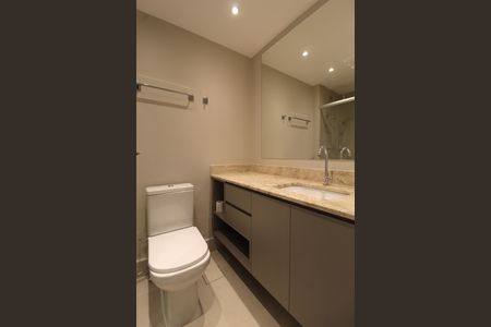 Banheiro de kitnet/studio para alugar com 1 quarto, 32m² em Indianópolis, São Paulo