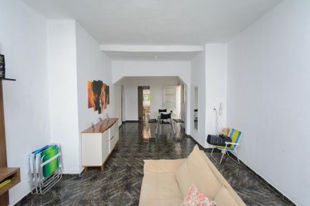 Casa à venda com 100m², 3 quartos e 2 vagasSala